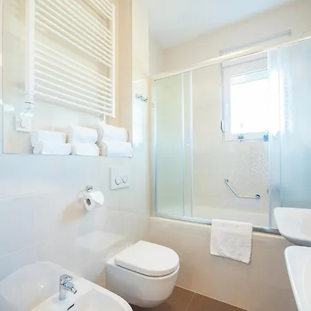 Apartment Seaside In Center, Cleaning Included *