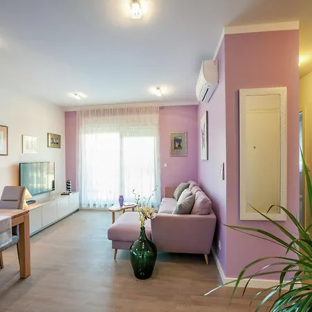 Apartment Seaside In Center, Cleaning Included Zadar
